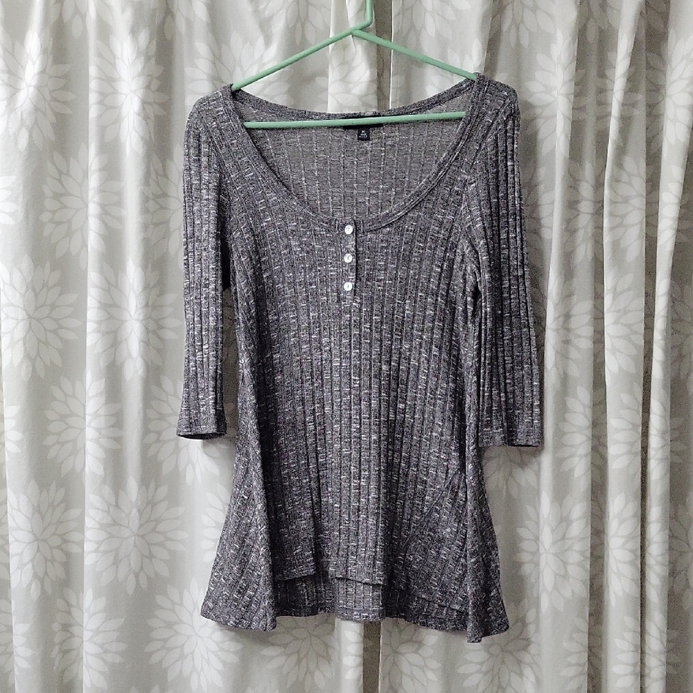 3/4 Sleeve Size Medium Top